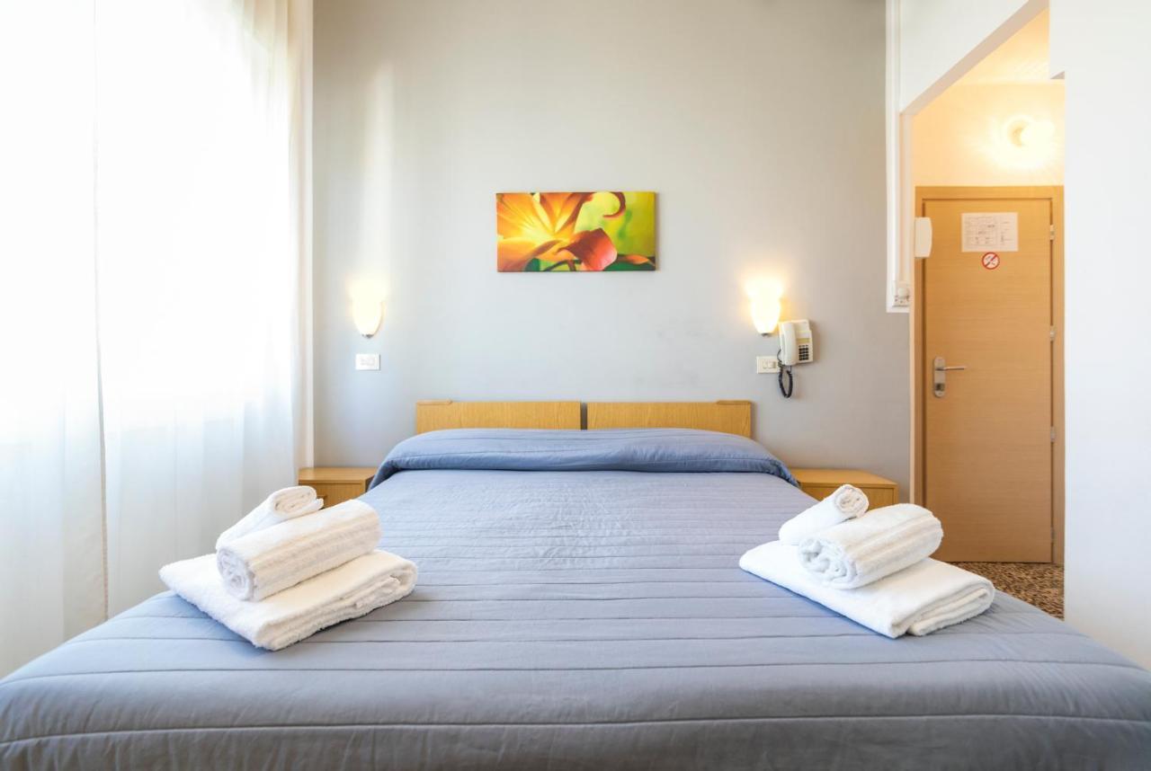 Hotel Ausonia Rimini Esterno foto