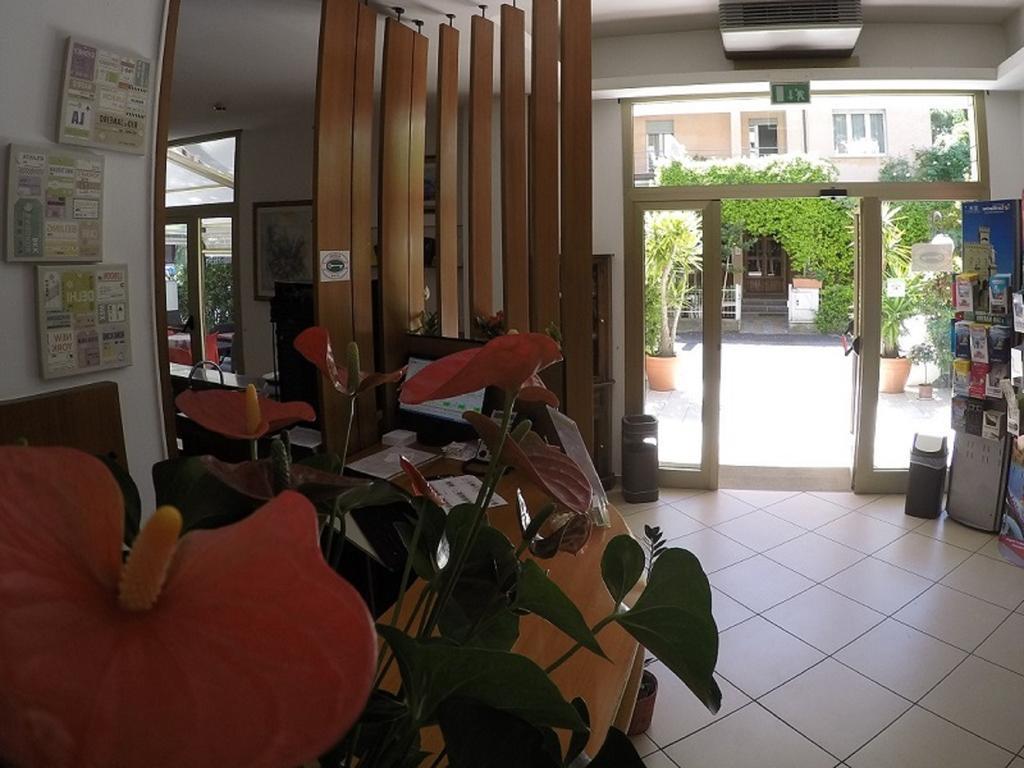 Hotel Ausonia Rimini Esterno foto
