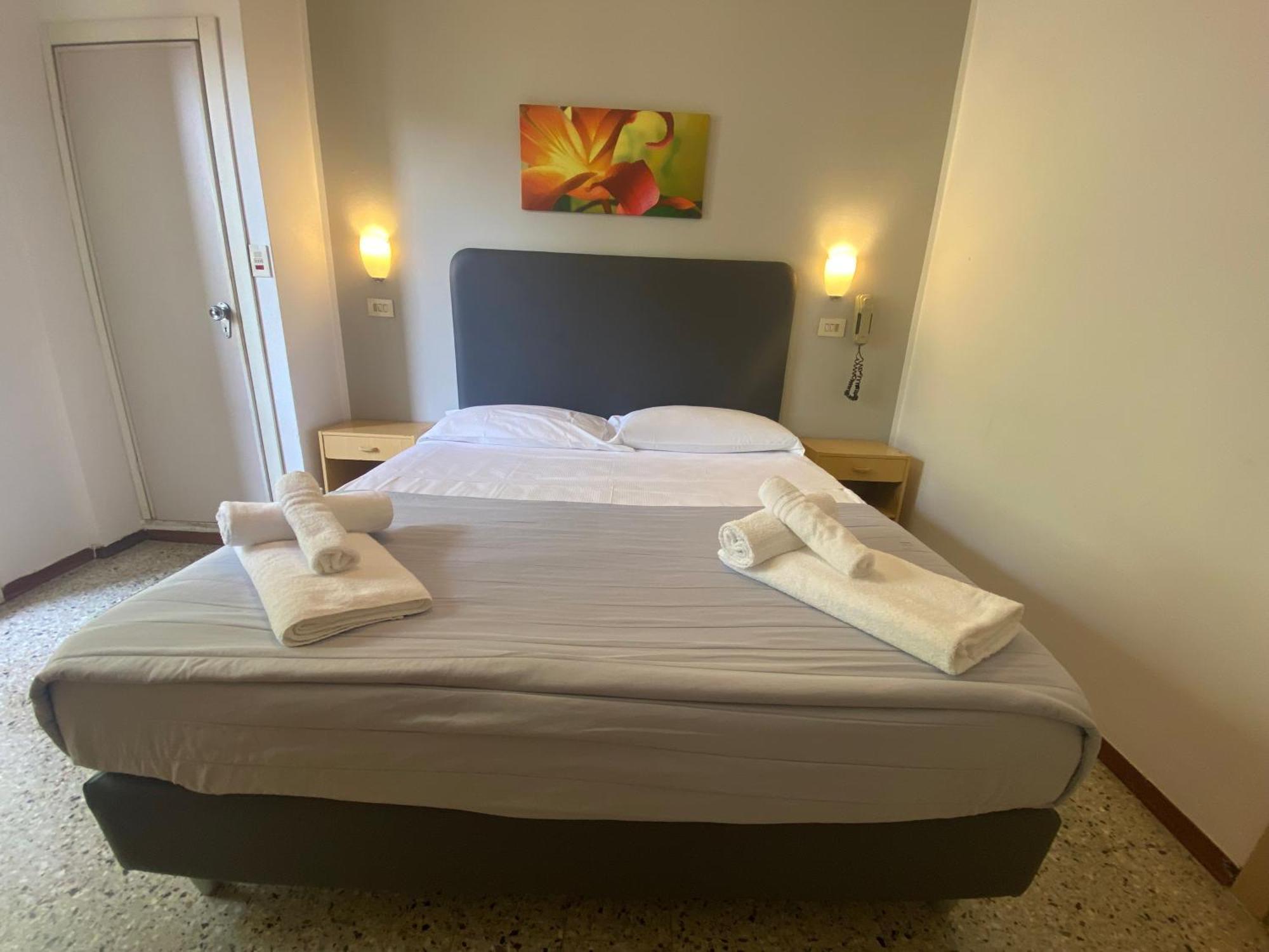 Hotel Ausonia Rimini Esterno foto