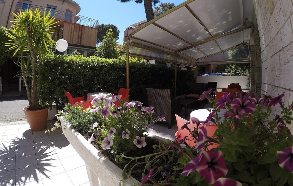 Hotel Ausonia Rimini Esterno foto